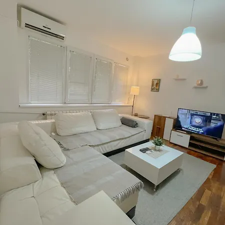Slavija Square Kod Mcdonalda Centar Apartment Belgrad Exterior foto
