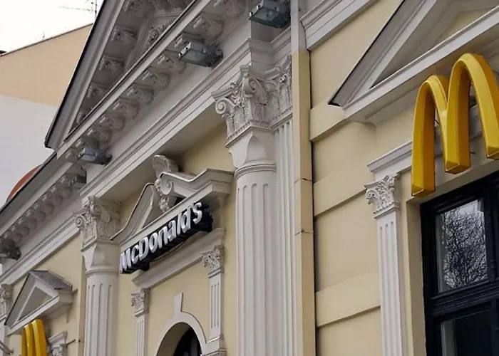 Slavija Square Kod Mcdonalda Centar